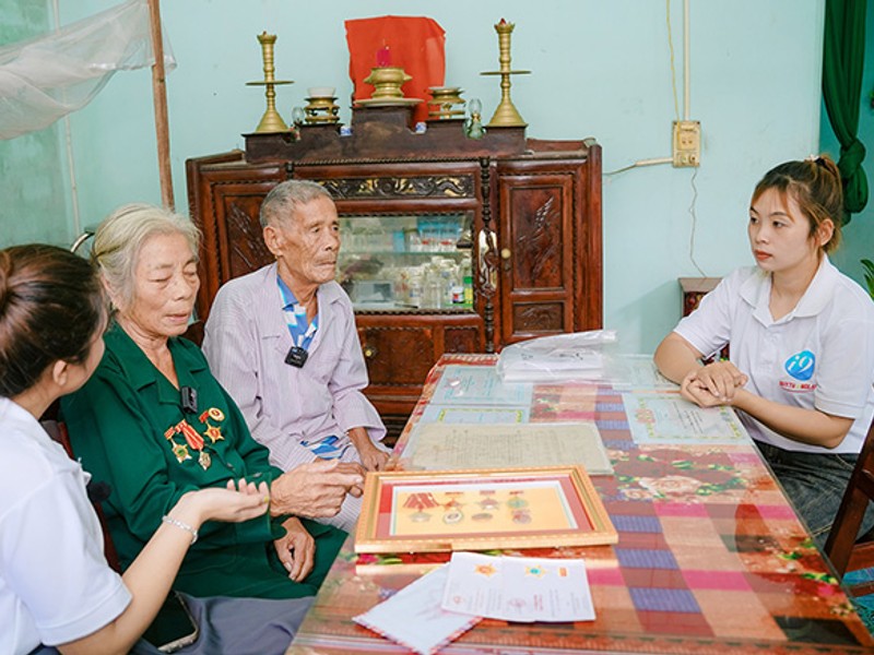 Phỏng vấn chuyên gia nuôi gà hàng đầu